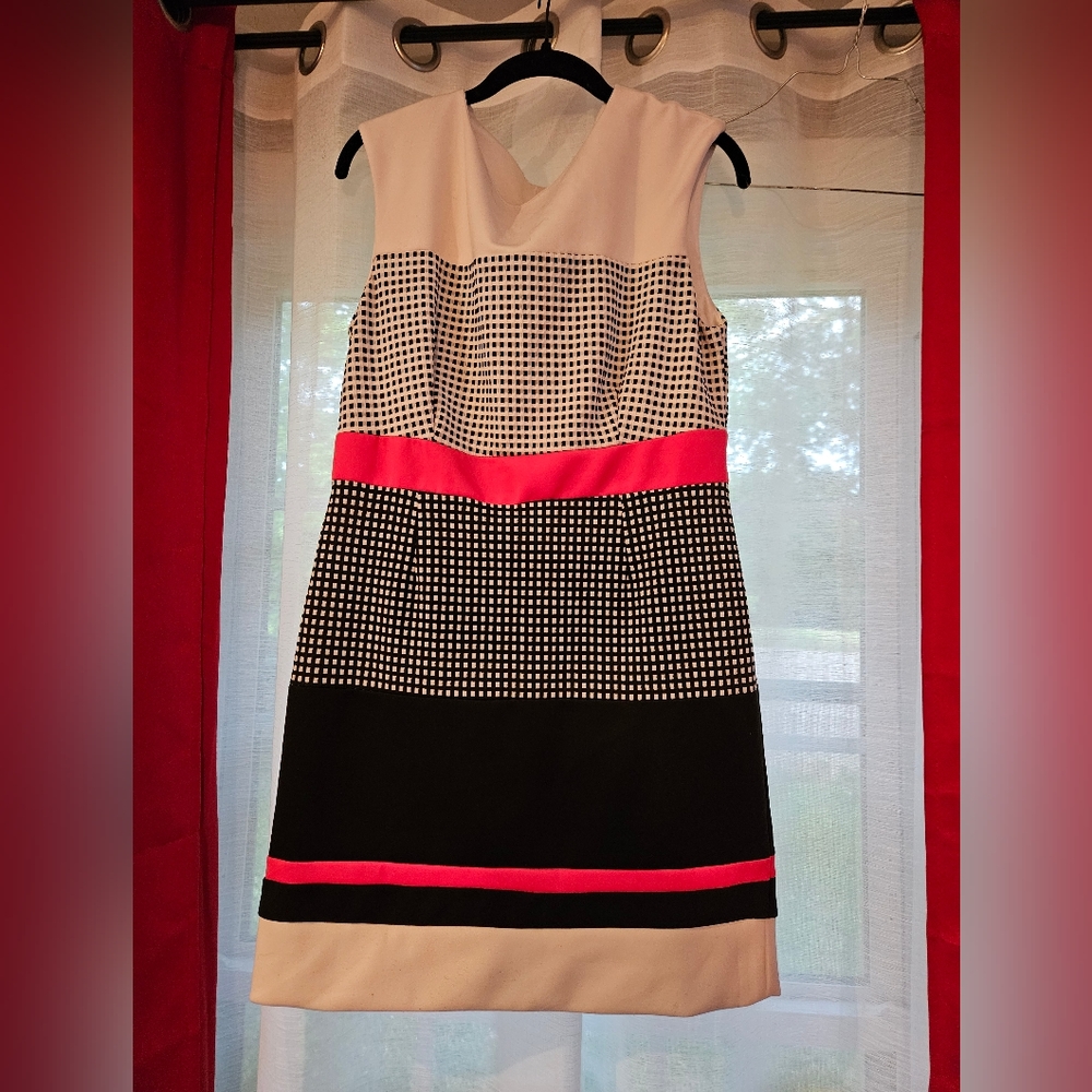 12P color blocked checkered black white and amagenta pink sheeth dress